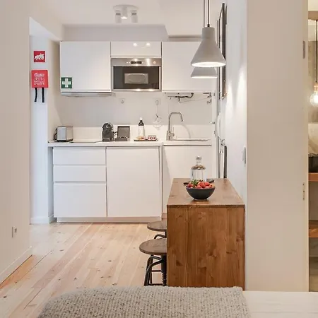 Plum Guide - Childhood Crush Apartment *