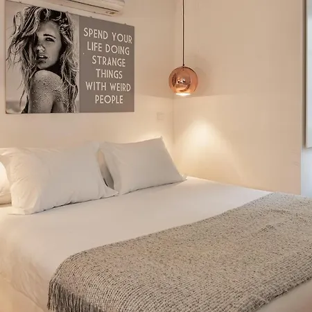 Plum Guide - Childhood Crush Apartman